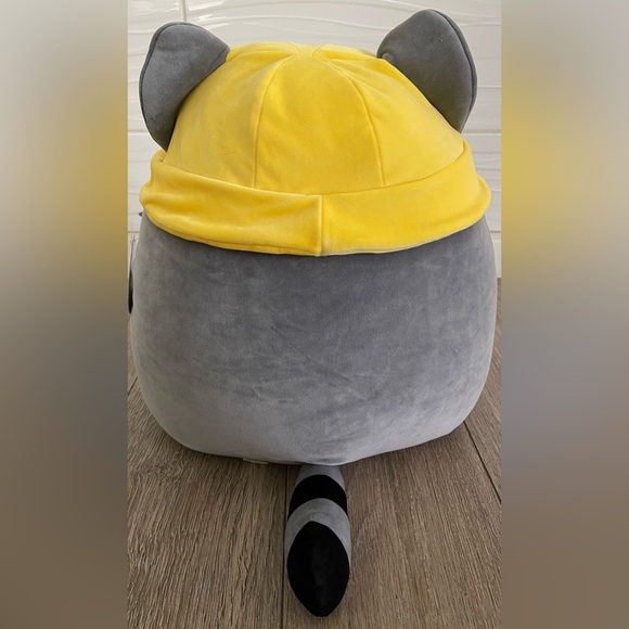 🦝 16” Rocky the Raccoon 🦝 w/ Yellow Bucket Hat with flower 🌸 Squishmallow - Picture 4 of 10